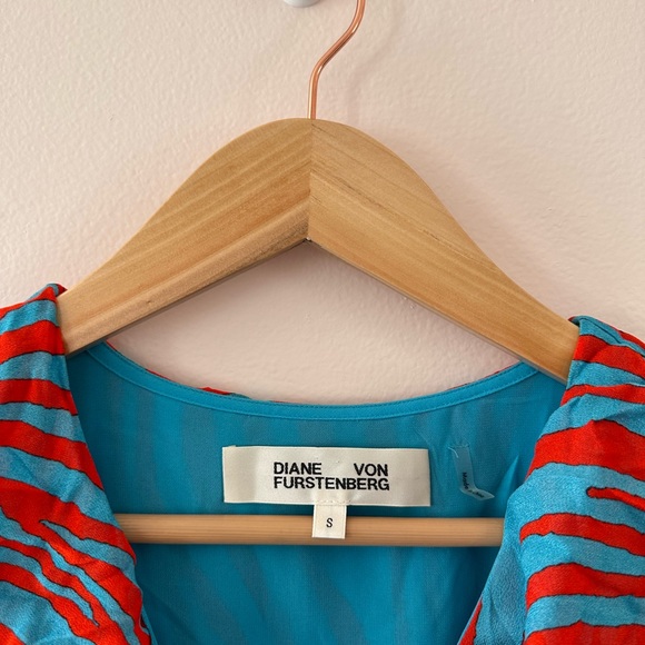 🌟SUPER SALE🌟 Diane Von Furstenberg JAXSON RUFFLED PRINTED CREPE DE CHINE DRESS - Picture 6 of 10